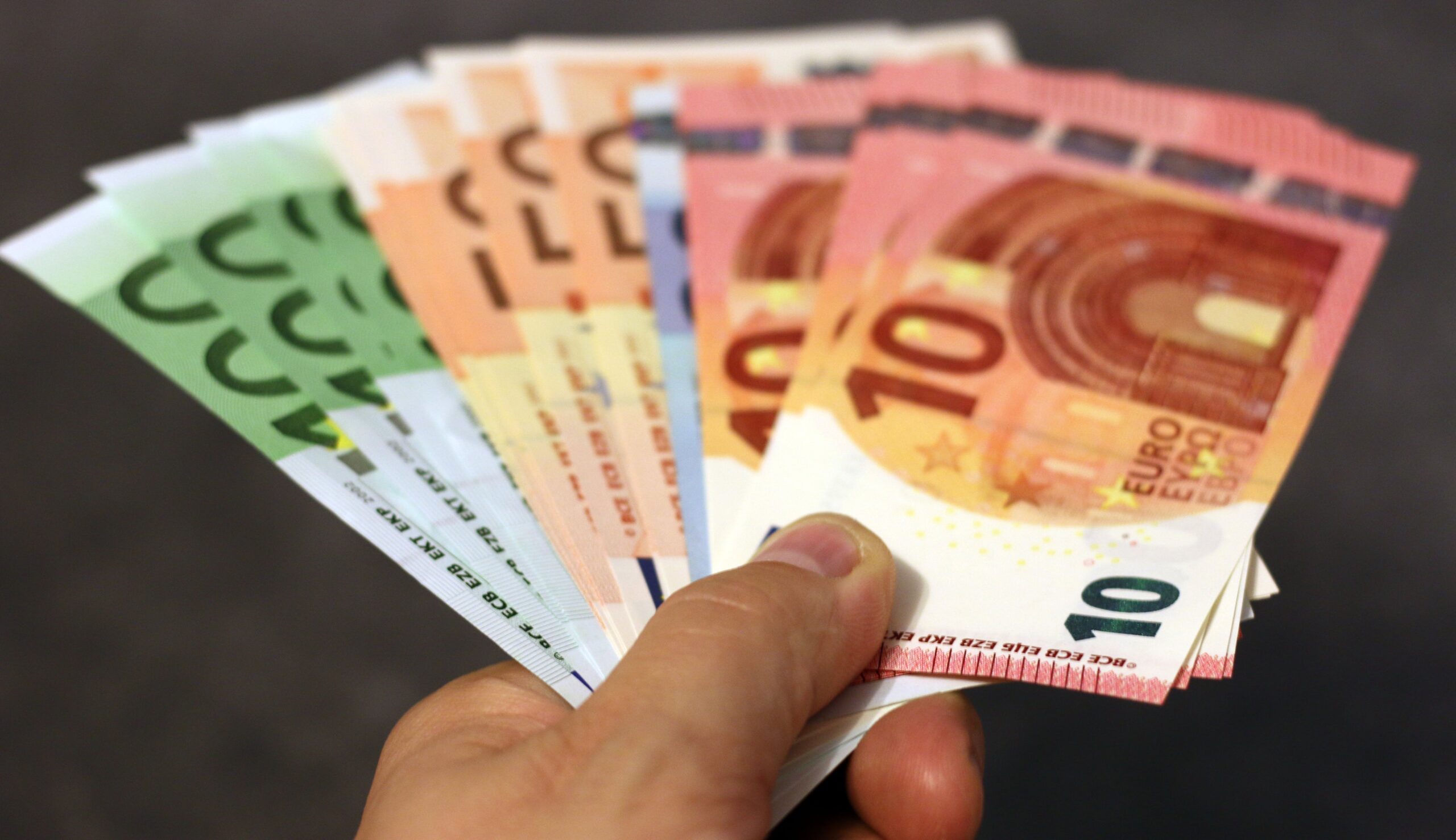 Powerful Affirmations to attract wealth and prosperity