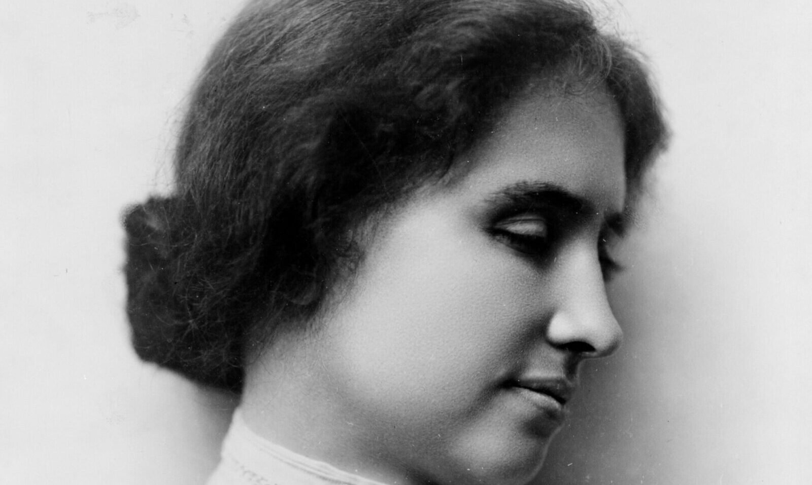 Hope and Resilience: Helen keller – Faith in Action
